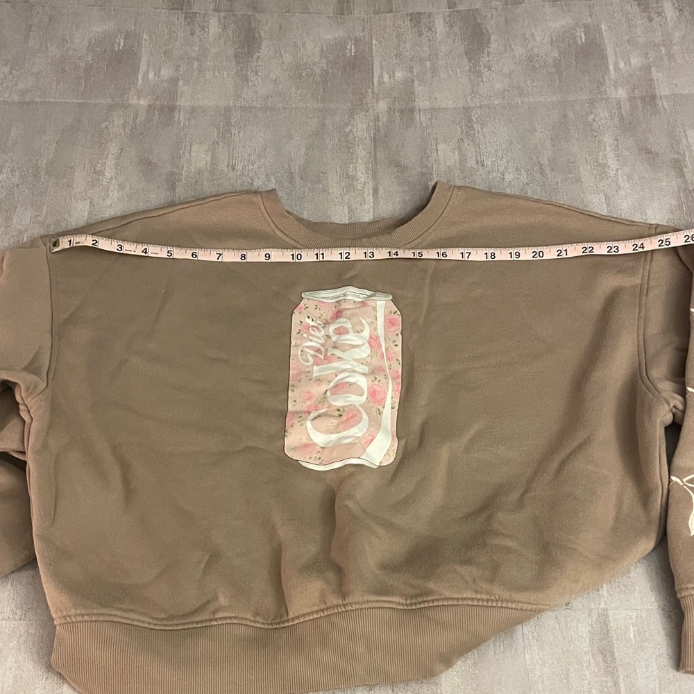 Coca Cola- tan cropped oversized sweatshirt with floral graphic and embroidery - Picture 11 of 13